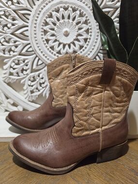 Coconuts by Matisse Western Cowboy Boots Size: 8.5